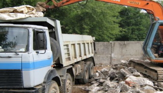 Вывоз строительного мусора с участка в Тамбове недорого от 1545 руб. | 2Землекопа-Тмб